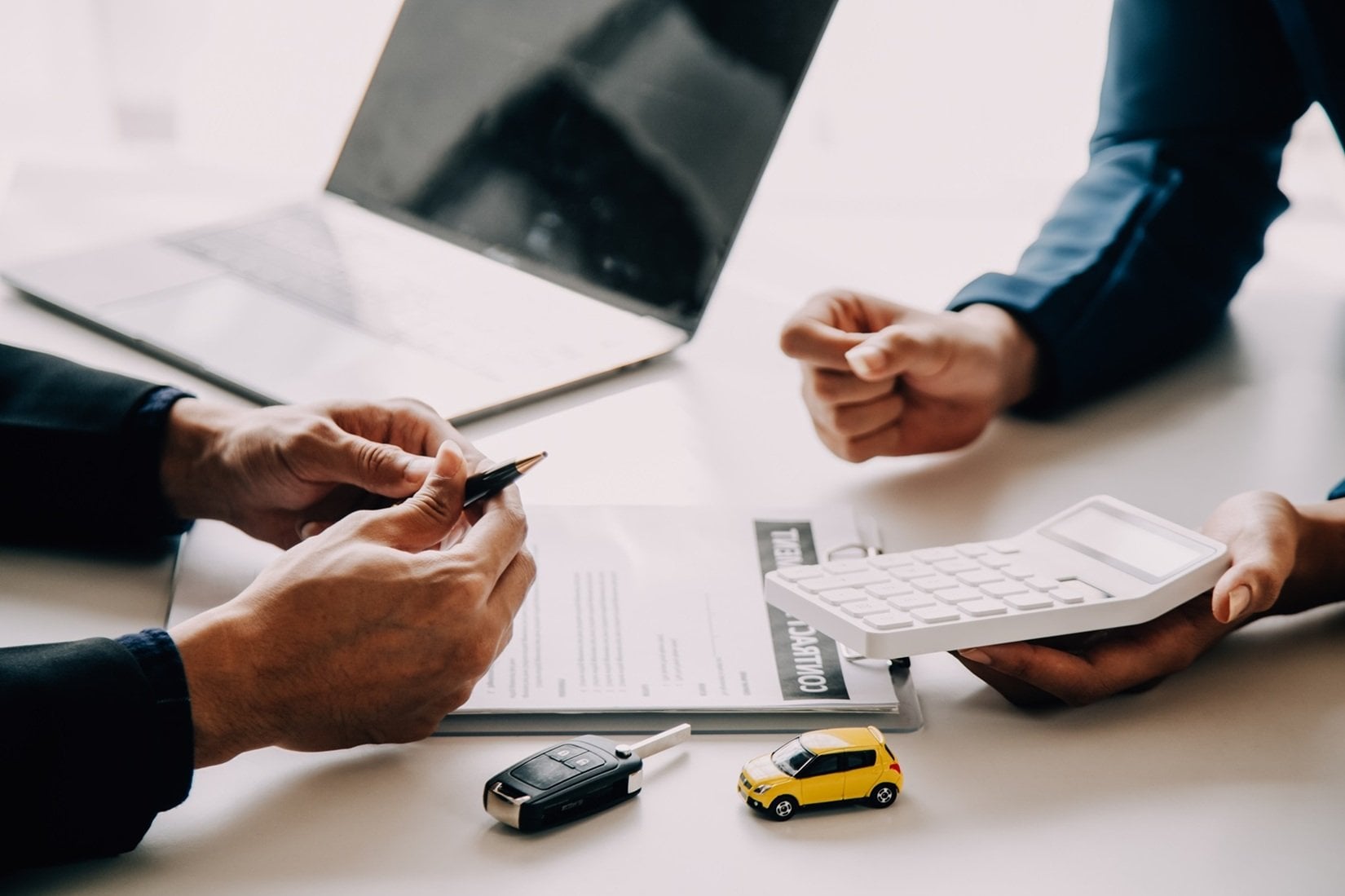 Ford Finance team member discussing Ford Financing Tools and Resources