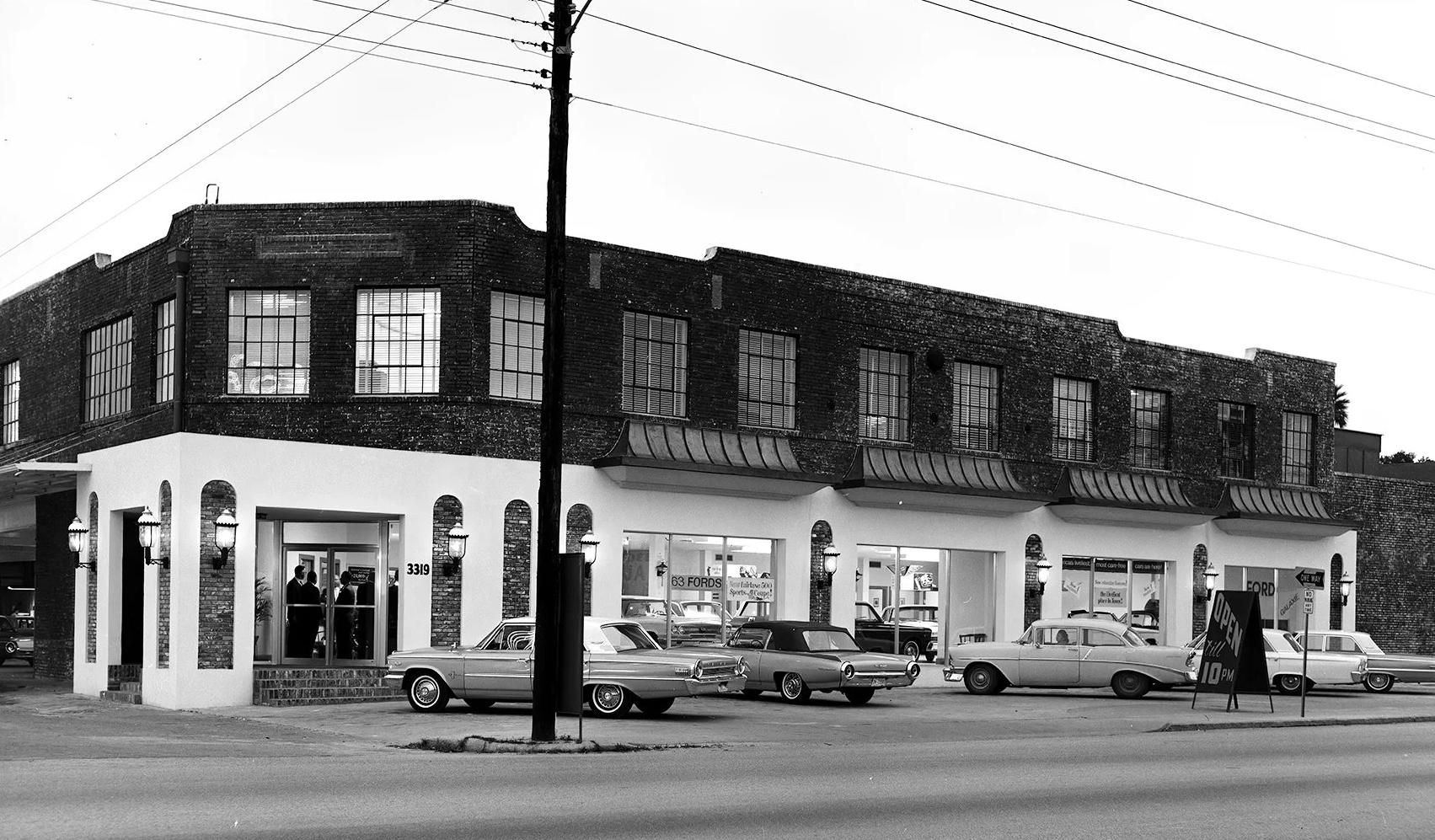 Bill Currie Ford Vintage Photo