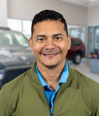 Sales Professional Asbel Ulloa in Sales at Jacksonville CJDR Westside