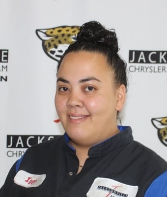 Certified Technician Ashley Izzo in Service at Jacksonville CJDR Arlington