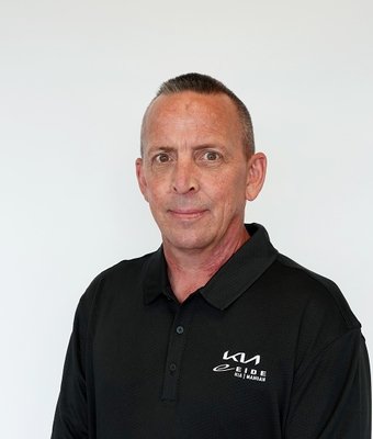KIA Service Manager Randy Erickson in Service at Eide Ford Mandan