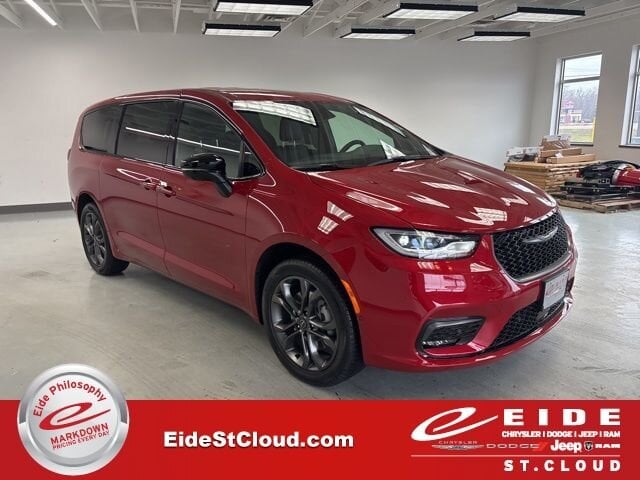 Chrysler Pacifica Lease & Finance Specials In St Cloud MN