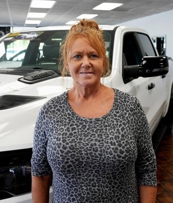 Receptionist Lori Schwegman in Sales at Eide Chrysler St. Cloud
