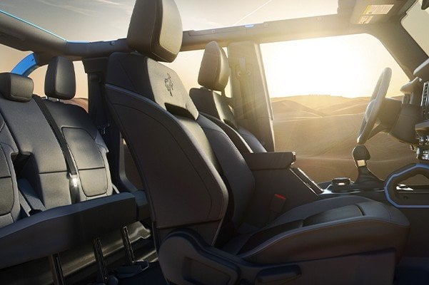 Interior of the 2021 Ford Bronco 4 door with the roof off