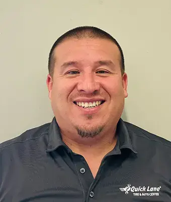 Quick Lane Advisor Alex Villanueva in Quick Lane at Mullinax Ford West Palm