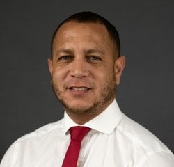Senior Sales Consultant Luis Garcia in Sales at Universal Nissan