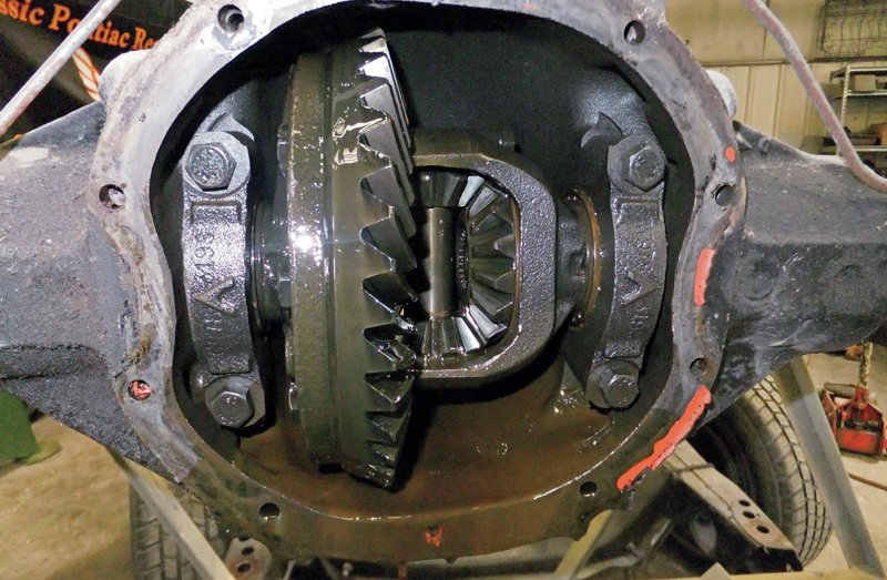 rear end gear housing on a Ford F250 super duty diesel truck