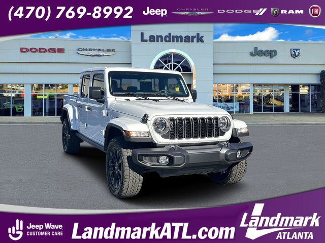 Lease this 2025, White, Jeep, Gladiator, Nighthawk 4x4 *Ltd Avail*