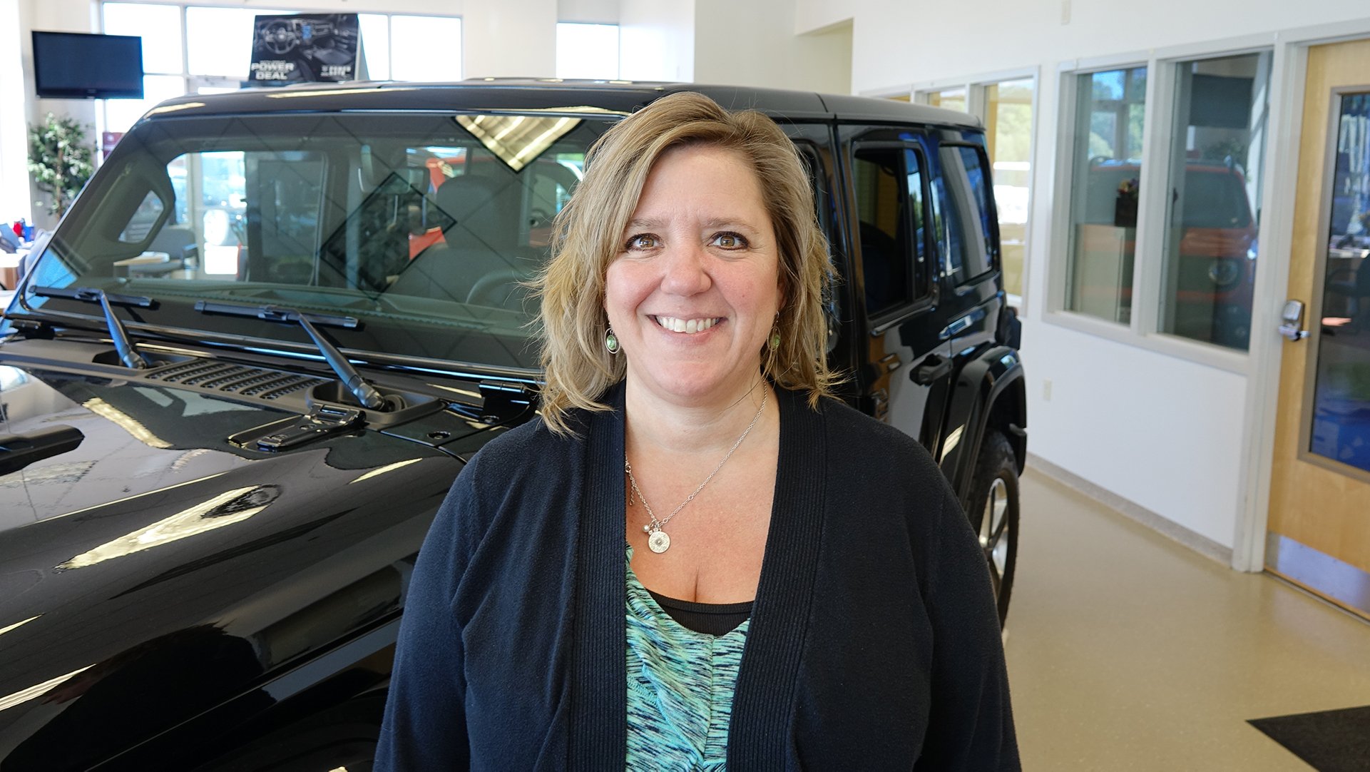 Sales Consultant Lisa Horst